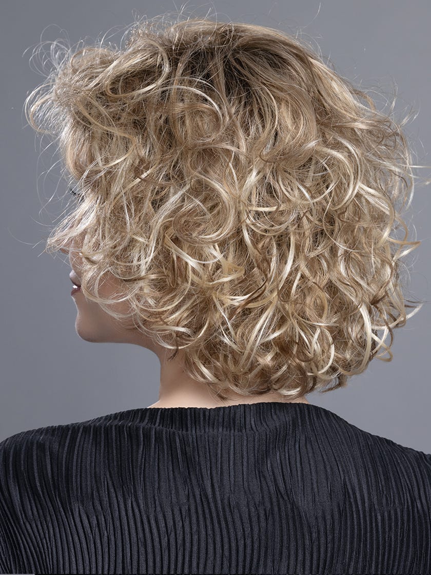 SANDY-BLONDE-ROOTED SANDY-BLONDE-ROOTED