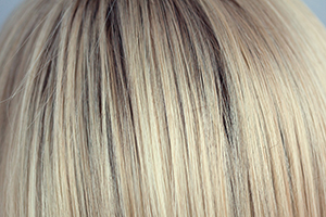 Crème Brulee-R - This fantastic blond has a caramelized honey medium root with a melody of light ivory and soft corn cream blonds. These color contrast makes this blond a winner in any style. Creme Brulee is pure luxury. 