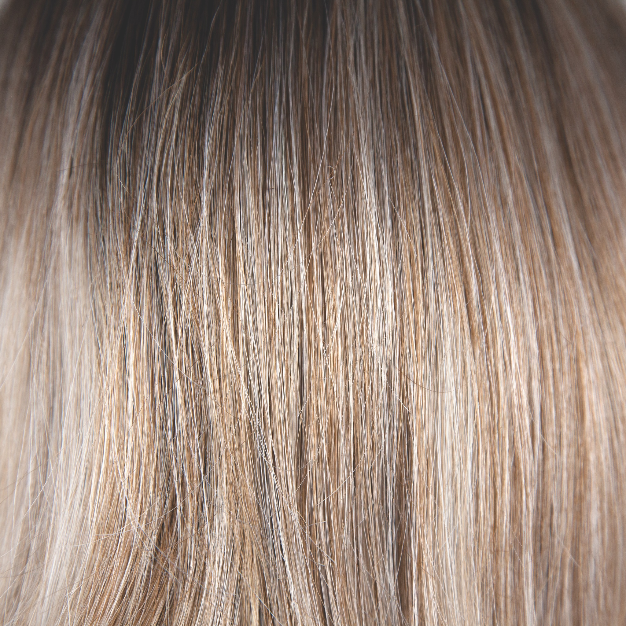 Melted Marshmallow is a super, sophisticated blend of blond works beautifully with every skin tone as it is a marriage of both warm and ash blonds. Starting from a rich dark blond and melting into warm toffee tones and stunning coconut ash blond tips.